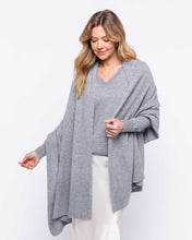 Womans Cashmere Travel Wrap in Flannel Grey